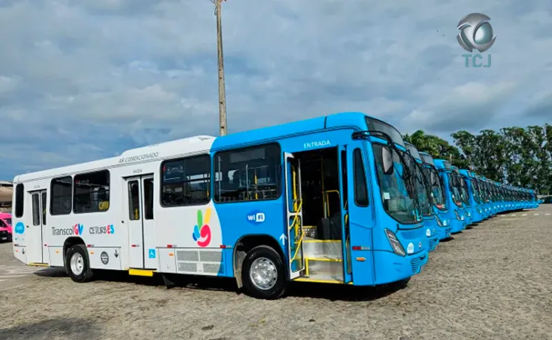 Governo entrega novos ônibus climatizados para o Transcol e testa modelo movido a gás e biometano