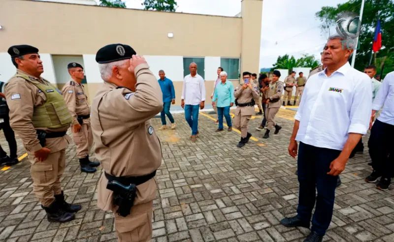 Comando da esquerda no Espírito Santo reduz violência e vira modelo nacional de segurança