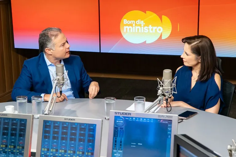 Renan Filho defende modernização da CNH e diz que “a autoescola não vai acabar”