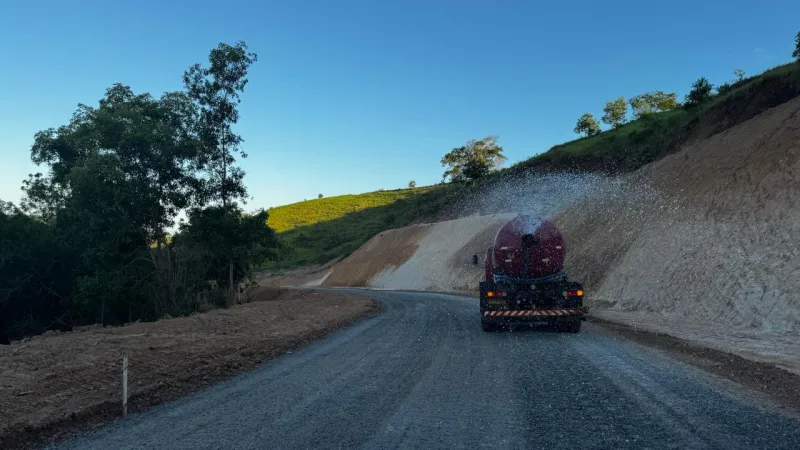 Obra de pavimentação até Floresta do Sul avança e atinge 30% de execução