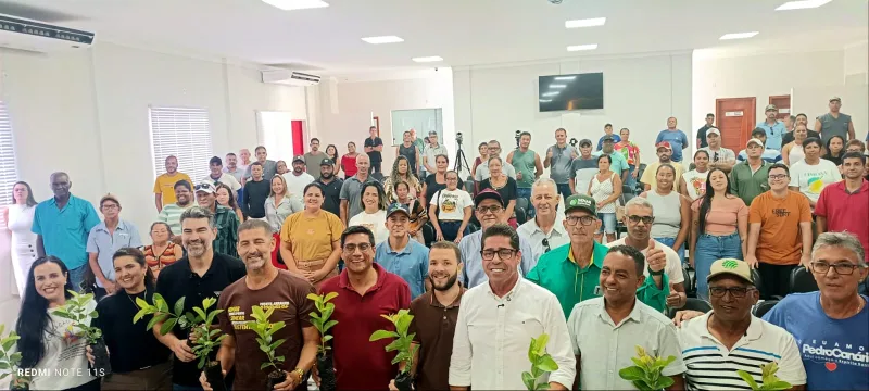 Pedro Canário recebe entrega de mudas de café e Goiba para fortalecimento da agricultura familiar