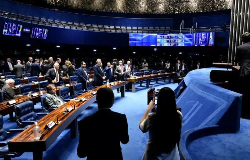 Senado aprova projeto que cria mecanismo de pagamento automático da pensão alimentícia