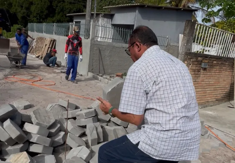 Conceição da Barra amplia pavimentação de ruas com recursos próprios e investimentos estaduais
