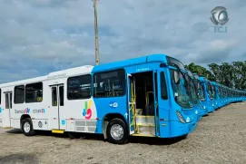 Governo entrega novos ônibus climatizados para o Transcol e testa modelo movido a gás e biometano