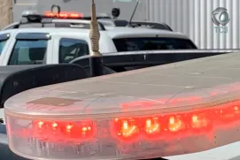 Homem é morto a tiros e facadas dentro de casa no Centro de Pedro Canário