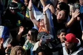 Marcha para Jesus mantém tom político com milhares de pessoas em SP