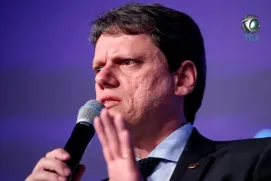 Promessa de indulto a Bolsonaro atiça a direita e municia a oposição